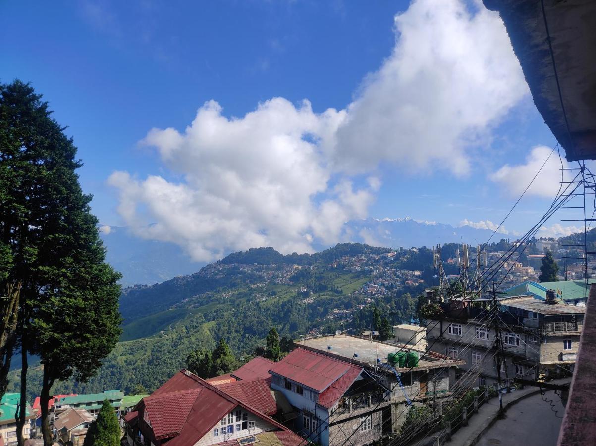 دارجيلنغ Wind Home Darjeeling- Budget Hotel Near Mall المظهر الخارجي الصورة