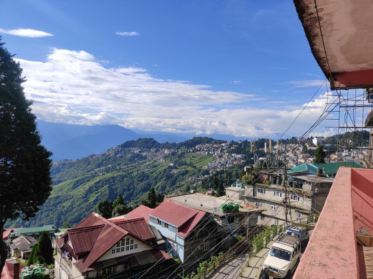 دارجيلنغ Wind Home Darjeeling- Budget Hotel Near Mall المظهر الخارجي الصورة