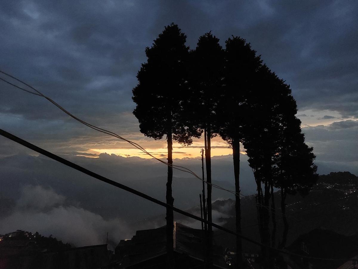 دارجيلنغ Wind Home Darjeeling- Budget Hotel Near Mall المظهر الخارجي الصورة