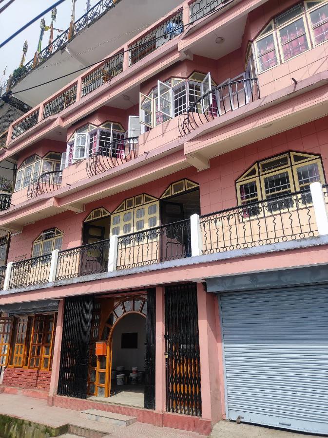 دارجيلنغ Wind Home Darjeeling- Budget Hotel Near Mall المظهر الخارجي الصورة